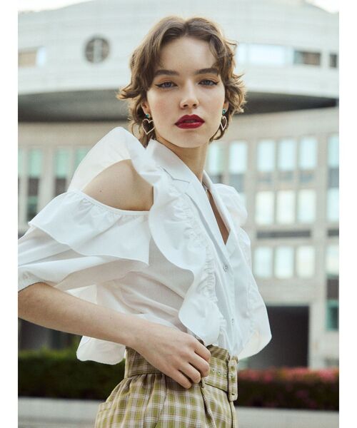 jouetie(ジュエティ)の「オフショルフリルブラウス(シャツ/ブラウス・レディース・ブラック/オフホワイト/イエロー・MEDIUM)」の14枚目の写真