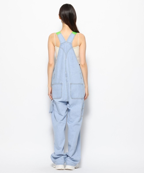 FOREVER 21（フォーエバー トゥエンティーワン）の「デニムオーバーオール（サロペット/オーバーオール・レディース・ブルー/ライトブルー・SMALL/MEDIUM）」の22枚目の写真