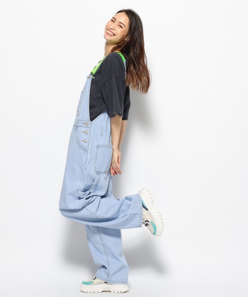 FOREVER 21（フォーエバー トゥエンティーワン）の「デニムオーバーオール（サロペット/オーバーオール・レディース・ブルー/ライトブルー・SMALL/MEDIUM）」の4枚目の写真