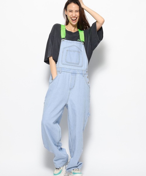 FOREVER 21（フォーエバー トゥエンティーワン）の「デニムオーバーオール（サロペット/オーバーオール・レディース・ブルー/ライトブルー・SMALL/MEDIUM）」の3枚目の写真