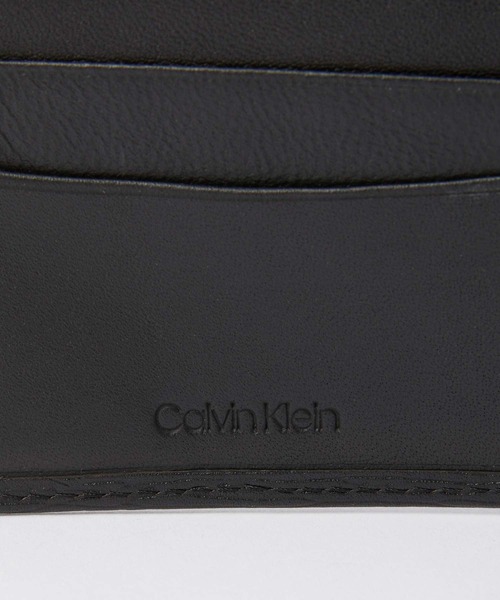 Calvin Klein(カルバン・クライン)の「Calvin Klein BILLFOLD RIVER PRINT WITH COIN POCKET カルバンクライン 型押し 2つ折り財布(財布・メンズ・ブラック・FREE)」の4枚目の写真