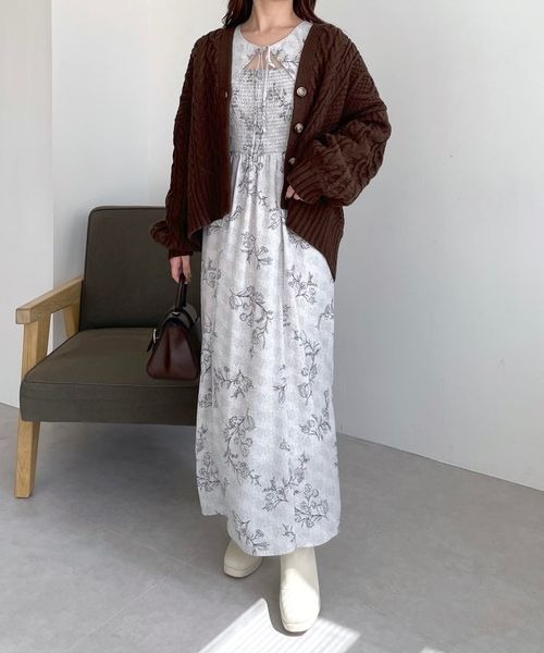 mysty woman（ミスティウーマン）の「ケーブルアミVネックカーデ　975240（カーディガン/ボレロ・レディース・ブラウン/ブラック/グレイッシュブルー/オフホワイト・FREE）」の14枚目の写真