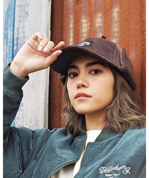 BILLABONG（ビラボン）の「BILLABONG レディース TRAPPER CAP キャップ 【2023年秋冬モデル】/ビラボンコーデュロイブランドロゴトラッパーキャップ（キャップ・レディース・ブラウン/ブラック/オフホワイト・FREE）」の3枚目の写真