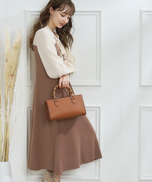 couture brooch（クチュールブローチ）の「◆【オフィスコーデにも】ボウタイドッキングニットワンピース（ワンピース・レディース・ブラック/ブラウン系その他・38/40/42/36）」の10枚目の写真