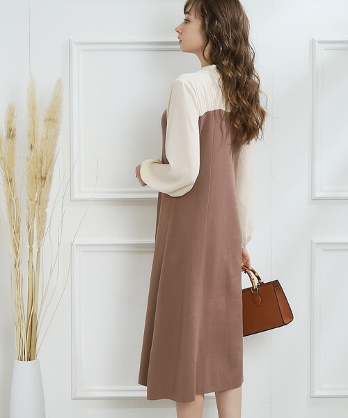 couture brooch（クチュールブローチ）の「◆【オフィスコーデにも】ボウタイドッキングニットワンピース（ワンピース・レディース・ブラック/ブラウン系その他・38/40/42/36）」の11枚目の写真