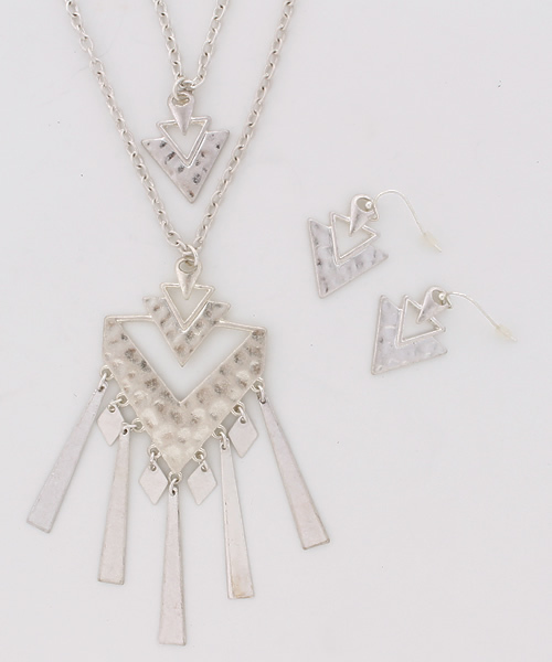 FREE'S MART(フリーズマート)の「チャーム付ネックレス/ピアスセット(ネックレス・レディース・ゴールド/シルバー・フリ-)」の1枚目の写真