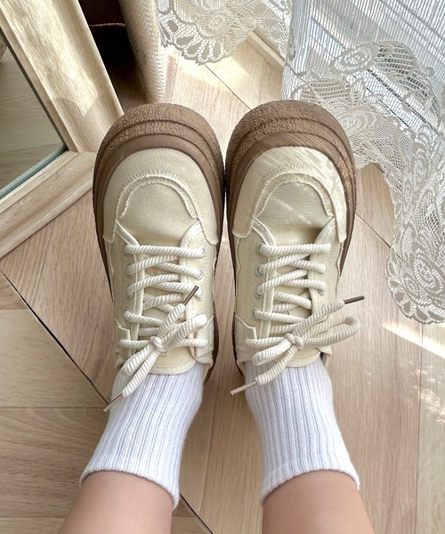 Cham.（チャム）の「カジュアルキャンバススニーカー（スニーカー・レディース・オフホワイト/ブラック/ベージュ・22.5/23/23.5/24/24.5/25）」の4枚目の写真