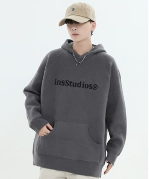 A'GEM/9 × .kom『INSstudios/インスステュディオス』ロゴフーディーパーカー（パーカー）｜A‘gem 9（エージェムナイン）
