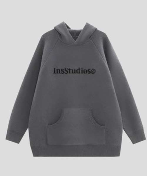 A'GEM/9 × .kom『INSstudios/インスステュディオス』ロゴフーディーパーカー（パーカー）｜A‘gem 9（エージェムナイン）