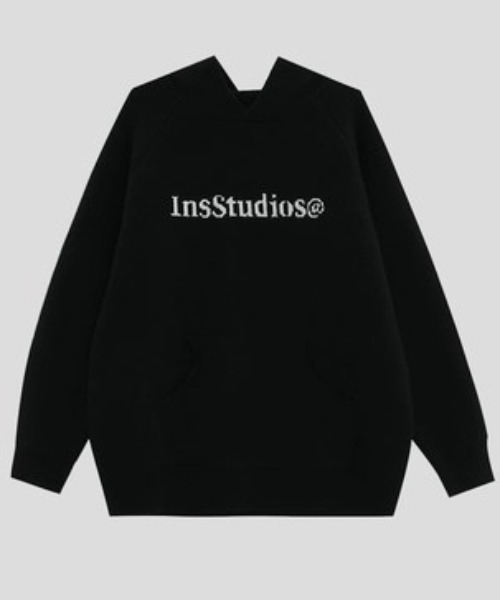 A'GEM/9 × .kom『INSstudios/インスステュディオス』ロゴフーディーパーカー（パーカー）｜A‘gem 9（エージェムナイン）