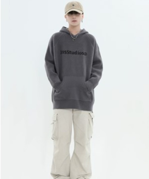 A'GEM/9 × .kom『INSstudios/インスステュディオス』ロゴフーディーパーカー（パーカー）｜A‘gem 9（エージェムナイン）