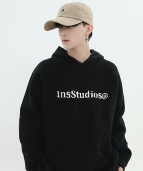 A'GEM/9 × .kom『INSstudios/インスステュディオス』ロゴフーディーパーカー（パーカー）｜A‘gem 9（エージェムナイン）