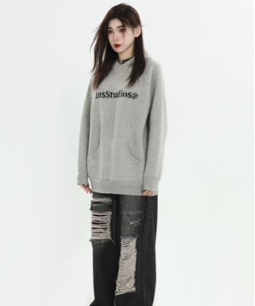 A'GEM/9 × .kom『INSstudios/インスステュディオス』ロゴフーディーパーカー（パーカー）｜A‘gem 9（エージェムナイン）