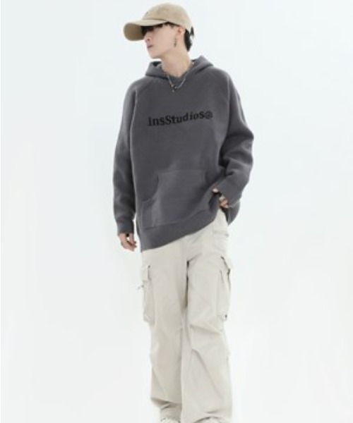 A'GEM/9 × .kom『INSstudios/インスステュディオス』ロゴフーディーパーカー（パーカー）｜A‘gem 9（エージェムナイン）