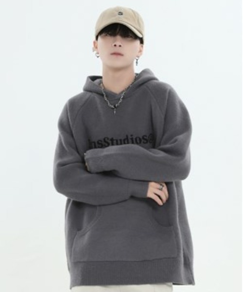 A'GEM/9 × .kom『INSstudios/インスステュディオス』ロゴフーディーパーカー（パーカー）｜A‘gem 9（エージェムナイン）