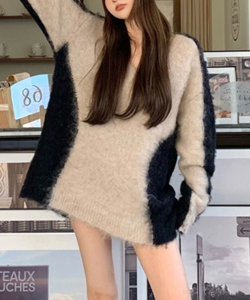 SEN TOKYO(セントーキョー)の「春先に一枚でも使える。Vネックバイカラーニットワンピース(ニット/セーター・レディース・ブラック/グレー・FREE)」の1枚目の写真
