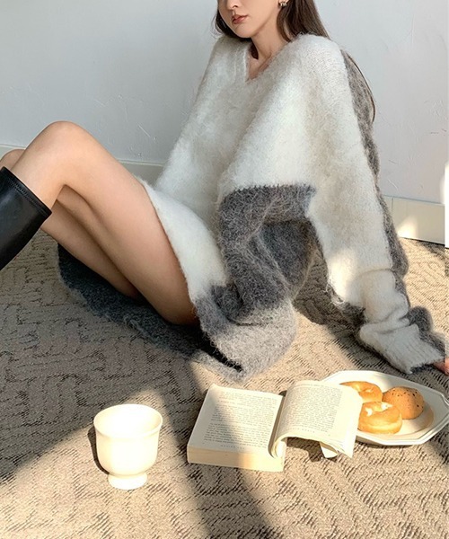 SEN TOKYO(セントーキョー)の「春先に一枚でも使える。Vネックバイカラーニットワンピース(ニット/セーター・レディース・ブラック/グレー・FREE)」の6枚目の写真