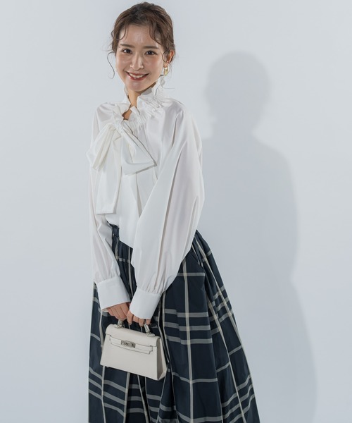 VICKY（ビッキー）の「【大人気！定番アイテム】ボウタイブラウス《手洗い可能》（シャツ/ブラウス・レディース・ホワイト/ブラック/ベージュ系その他・M）」の5枚目の写真