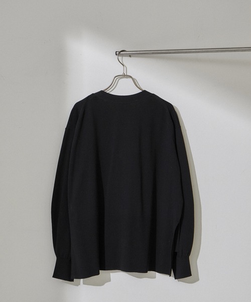 SALON adam et rope'(サロン アダム エ ロペ)の「UVケアメタルボタンカーディガン【洗える】(カーディガン/ボレロ・レディース・ホワイト/ブラック/ベージュ系その他・FREE)」の5枚目の写真