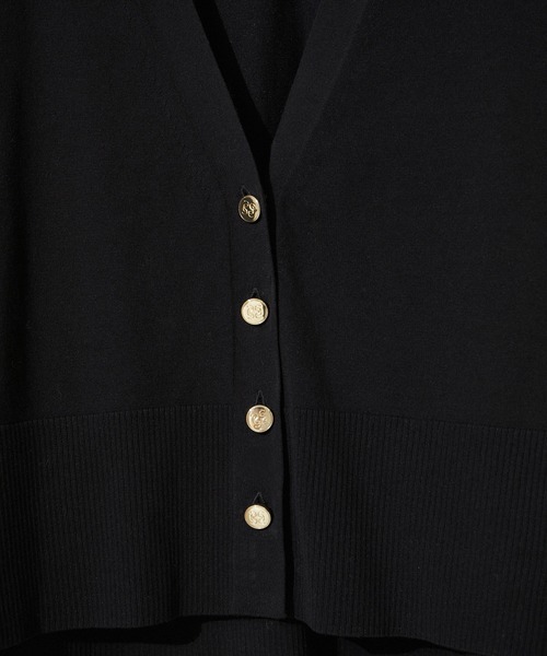 SALON adam et rope'(サロン アダム エ ロペ)の「UVケアメタルボタンカーディガン【洗える】(カーディガン/ボレロ・レディース・ホワイト/ブラック/ベージュ系その他・FREE)」の4枚目の写真