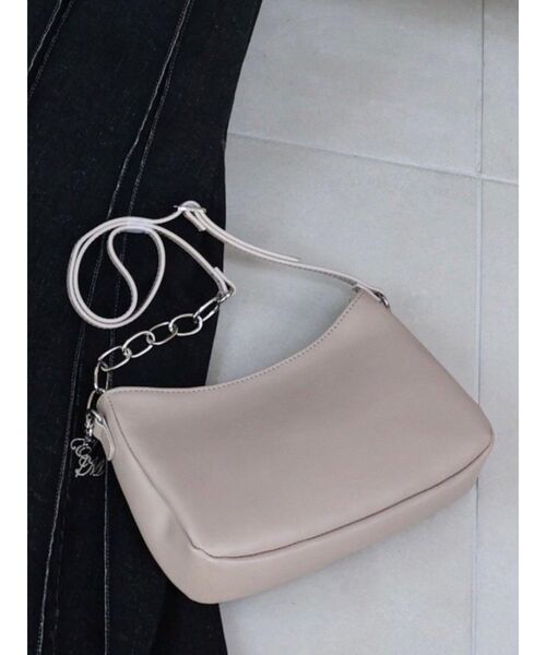 EATME（イートミー）の「チェーンハンドルバッグ（ショルダーバッグ・レディース・ブラック/ベージュ・FREE）」の6枚目の写真