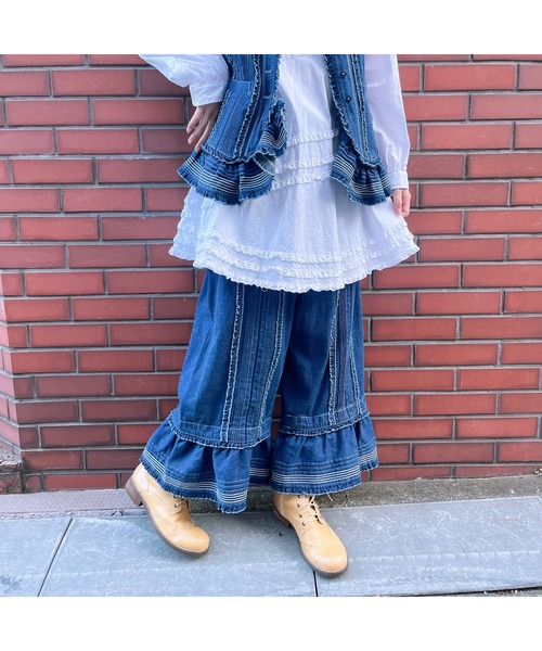 PINKHOUSEデニムガウチョパンツ フリル装飾 PINK HOUSE（ピンクハウス）の「フリル使いデニムパンツ（デニムパンツ