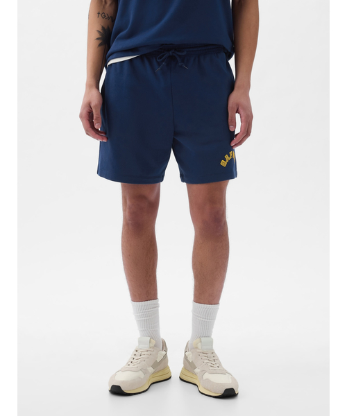 GAP（ギャップ）の「GAP NYCアーチロゴ スウェットショート