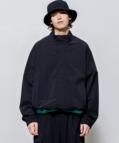 VICTIM（ヴィクティム）の「VICTIM ヴィクティム / TECH BLOUSON テックブルゾン 撥水 接触冷感 / VTM-24-O-004（ブルゾン・メンズ・ブラック/グレー・LARGE/MEDIUM/X-LARGE）」の2枚目の写真
