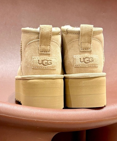 UGG（アグ）の「W CLASSIC ULTRA MINI PLATFORM　1135092（ブーツ・レディース・ベージュ・6/8/5/7/9）」の3枚目の写真