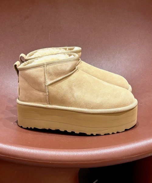 UGG（アグ）の「W CLASSIC ULTRA MINI PLATFORM　1135092（ブーツ・レディース・ベージュ・6/8/5/7/9）」の13枚目の写真