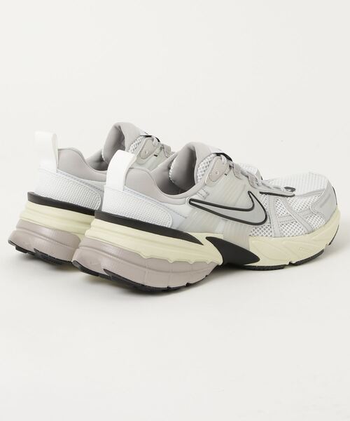 NIKE（ナイキ）の「NIKE V2K RUN HJ4497-100（スニーカー）」 - WEAR