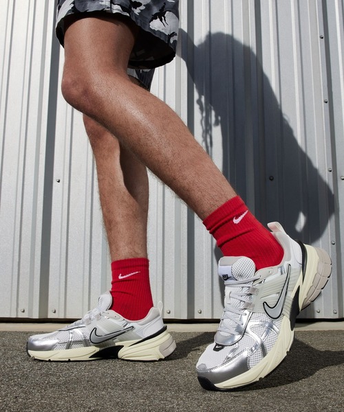 NIKE（ナイキ）の「NIKE V2K RUN HJ4497-100（スニーカー）」 - WEAR