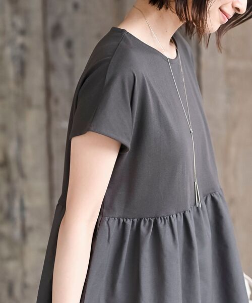 rps（アールピーエス）の「異素材切替ペプラムＴシャツ（Tシャツ/カットソー・レディース・オフホワイト/ブラック/ネイビー/チャコールグレー・フリー）」の12枚目の写真