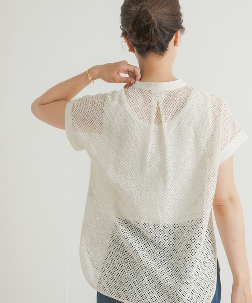 URBAN RESEARCH DOORS（アーバンリサーチドアーズ）の「幾何学レースブラウス（シャツ/ブラウス・レディース・アイボリー/ブラウン・MEDIUM）」の9枚目の写真