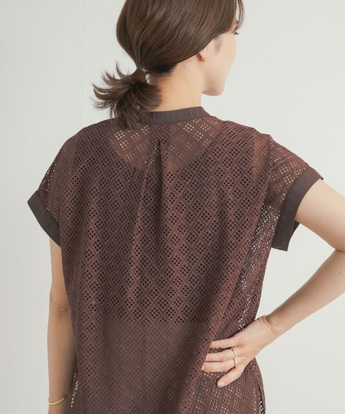 URBAN RESEARCH DOORS（アーバンリサーチドアーズ）の「幾何学レースブラウス（シャツ/ブラウス・レディース・アイボリー/ブラウン・MEDIUM）」の19枚目の写真