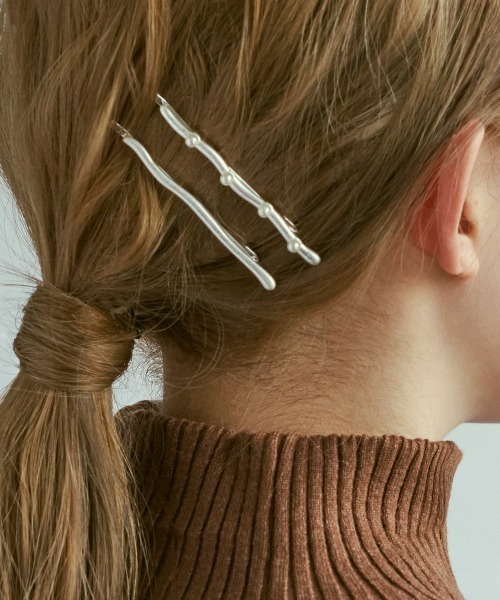 GOLDY（ゴールディ）の「ウェーブ メタル × パール セット ヘアピン（ヘアピン・レディース・ゴールド/シルバー系その他/ゴールド系その他/シルバー・FREE）」の3枚目の写真
