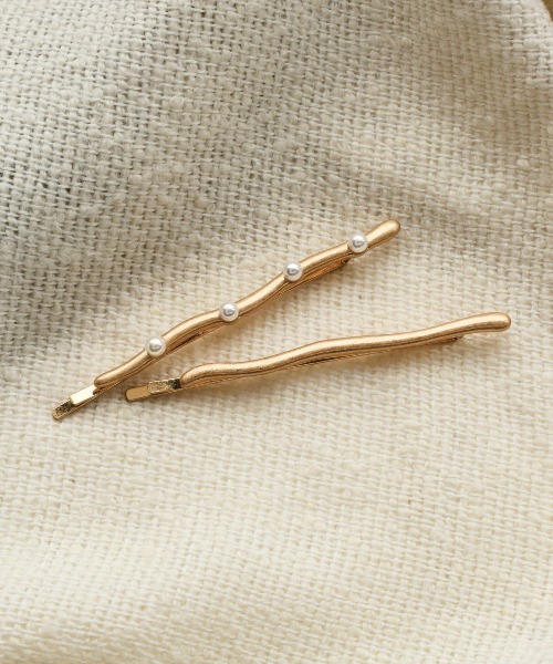GOLDY（ゴールディ）の「ウェーブ メタル × パール セット ヘアピン（ヘアピン・レディース・ゴールド/シルバー系その他/ゴールド系その他/シルバー・FREE）」の4枚目の写真