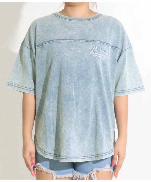 anap mimpi（アナップミンピ）の「ウォッシュ加工 サーフ 刺繍 インディゴ デニム Tシャツ（Tシャツ/カットソー・レディース・ブルー/ライトブルー・FREE）」の11枚目の写真