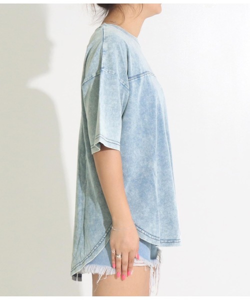 anap mimpi（アナップミンピ）の「ウォッシュ加工 サーフ 刺繍 インディゴ デニム Tシャツ（Tシャツ/カットソー・レディース・ブルー/ライトブルー・FREE）」の13枚目の写真