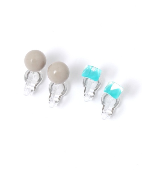 studio CLIP(スタディオクリップ)の「【やさしクリップ】カラーボール(イヤリング・レディース・グレー/ライトグレー/グリーン・FREE)」の2枚目の写真
