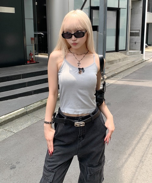 lilful(リルフル)の「【カップ付き】ミニリボン シンプルキャミソール(キャミソール・レディース・ホワイト/ブラック/アイボリー/グレー・F)」の6枚目の写真