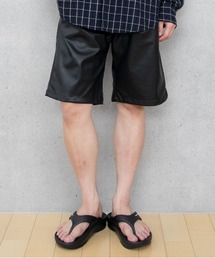 COLIN:シンセティックレザー ショートパンツ