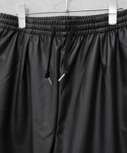 COLIN(コリン)の「COLIN:シンセティックレザー ショートパンツ(その他パンツ・メンズ・ブラック・M/L)」の15枚目の写真