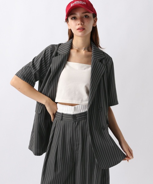 FOREVER 21（フォーエバー トゥエンティーワン）の「【2024SS】ピンストライプジャケット（テーラードジャケット・レディース・ネイビー/グレー・FREE）」の2枚目の写真