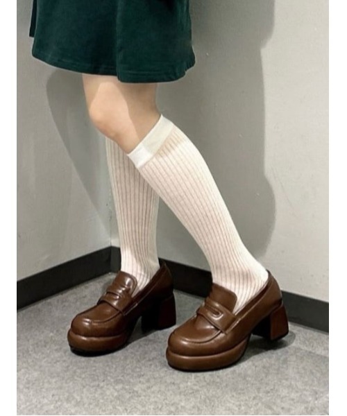 F i.n.t(フィント)の「コットンシアーリブハイソックス/fint(ソックス/靴下・レディース・オフホワイト/グレー・FREE)」の3枚目の写真