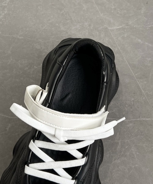 Shoes in Closet（シューズインクローゼット）の「軽量厚底 ボリューミー ストレッチ シューレース メリージェーン スニーカー 938（スニーカー・レディース・ブラック/ブラック×ホワイト・LL/M/XS/S/L）」の4枚目の写真