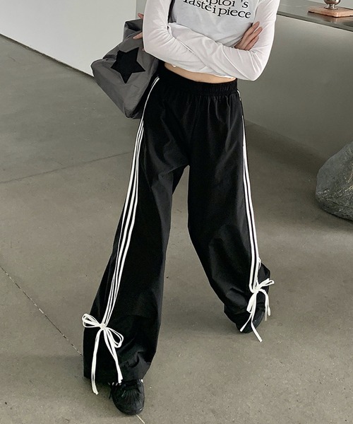 HALEY PESCA（ヘーリーペスカ）の「HALEY PESCA/ルーズデザイン　リボン付きトラックパンツ（スウェットパンツ・レディース・ブラック・LARGE/MEDIUM/SMALL）」の6枚目の写真