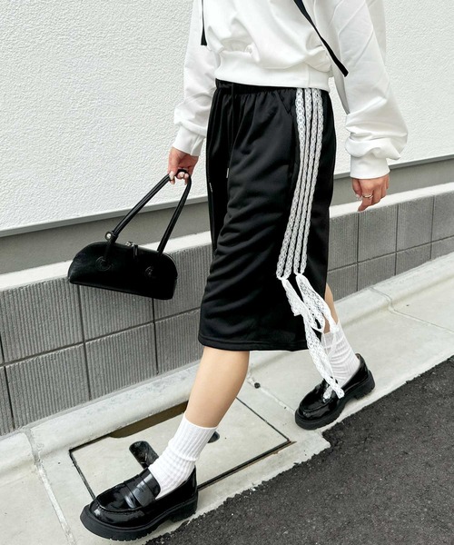 frunco(フランコ)の「サイドラインハーフジャージパンツ(その他パンツ・レディース・ブラック/グレー・MEDIUM)」の2枚目の写真