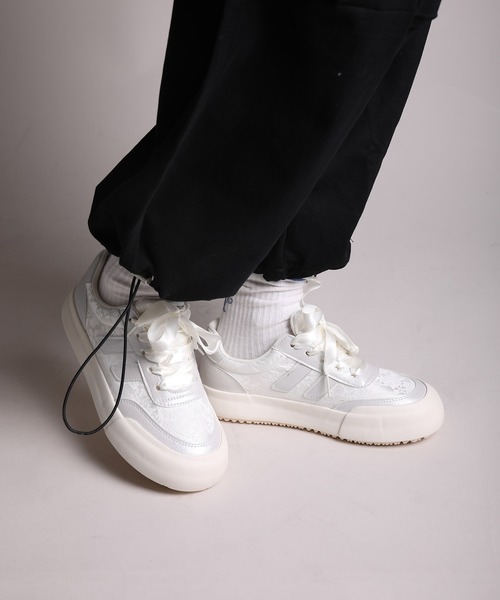 shoes365(シューズスリーシックスファイヴ)の「【shoes365】異素材パッチワークデザインスニーカー(スニーカー・レディース・グリーン/ピンク/オフホワイト・22.5cm/23.0cm/23.5cm/24.0cm/24.5cm/25.0cm)」の9枚目の写真