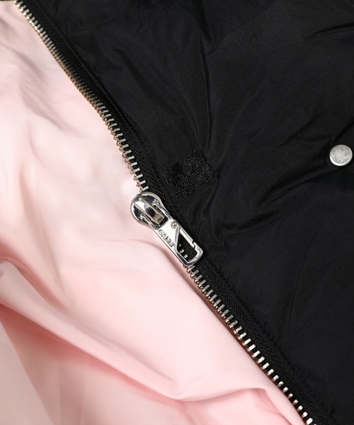 GANNI（ガニー）の「Nylon Tech Puffer Short Jacket（ダウンジャケット/コート・レディース・ブラック・34/36/38）」の4枚目の写真